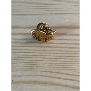 Avon Gold Tone Sun Hat Lapel Pin With Rhinestone Accent
